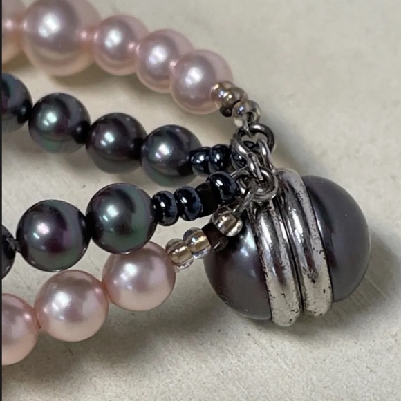 *AUTHENTIC* RARE Chanel Cruise 2002 Pink Crystal Double Pearl Strand Bracelet - Picture 9 of 15